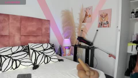 Isabella White online show from 01-16-26, 04:55