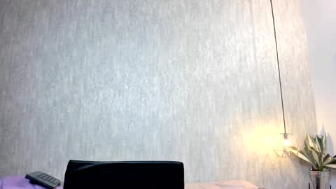 isabella zc online show from 01-24-25, 06:04