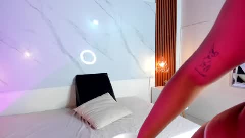 isabella zc online show from 10-10-25, 08:08