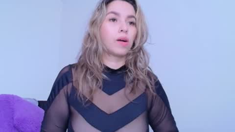 isabellaa_smith03 online show from 06-06-26, 09:30