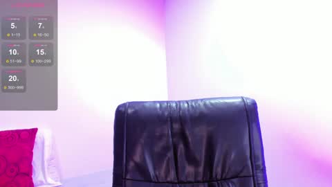 Snapshot of isabellagh1 chatting on 02-06-25, 06:24 Instagram soybella01 online show from 02-06-25, 06:24