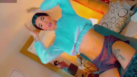 isabellagirs online show from 10-28-25, 05:11