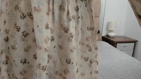 Snapshot of isabellakai chatting on 10-21-25, 02:29 isabellakai online show from 10-21-25, 02:29