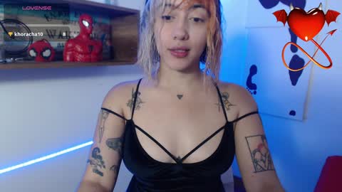 Snapshot of isabellakoff chatting on 02-08-25, 12:06 Tati - online show from 02-08-25, 12:06