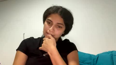 Snapshot of isabellakoffs chatting on 01-23-25, 12:14 Isabella.. back again online show from 01-23-25, 12:14