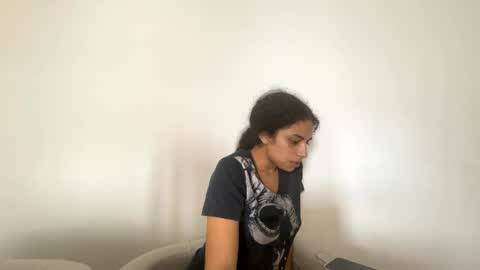 Snapshot of isabellakoffs chatting on 09-22-25, 05:26 Isabella.. back again online show from 09-22-25, 05:26