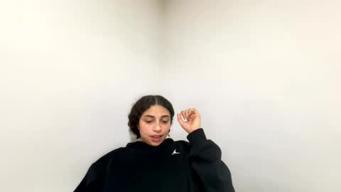 Snapshot of isabellakoffs chatting on 02-24-26, 02:20 Isabella.. back again online show from 02-24-26, 02:20