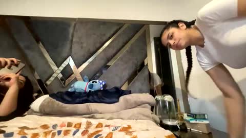 Snapshot of isabellakoffs chatting on 03-09-26, 02:48 Isabella.. back again online show from 03-09-26, 02:48