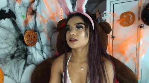 Snapshot of isabellalov chatting on 10-23-25, 01:43 isabellalov online show from 10-23-25, 01:43