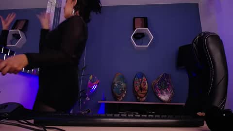 Isabella Montier online show from 03-09-25, 01:46