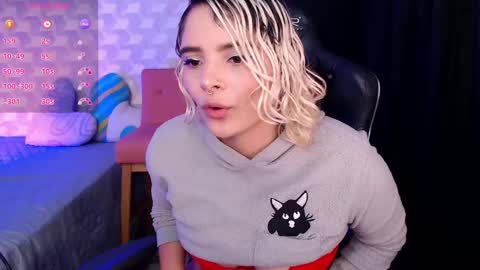 Snapshot of isabellamoutt chatting on 12-21-24, 02:37 Isabella Mout online show from 12-21-24, 02:37