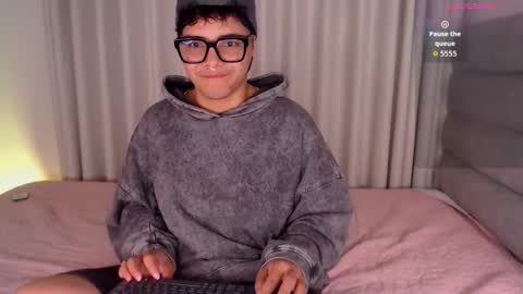 Isabella Mout  online show from 02-15-26, 12:47