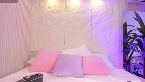 Isa  online show from 09-21-25, 04:25