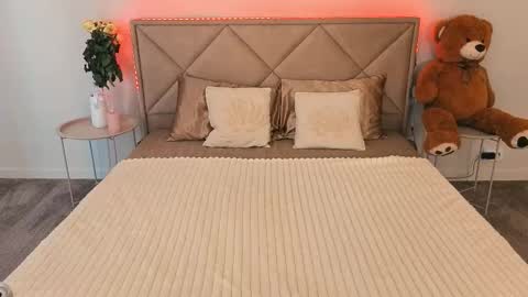 Isabelle online show from 03-21-26, 01:37