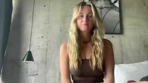 isabellesings online show from 02-15-26, 05:26