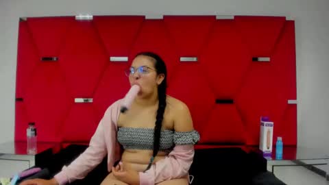 isabellrodriguez18 online show from 01-08-25, 10:04