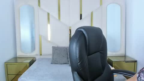 isabellrodriguez18 online show from 10-28-25, 04:05