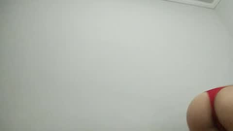 Snapshot of isabelly08ty chatting on 10-15-25, 01:28 isabelly08ty online show from 10-15-25, 01:28