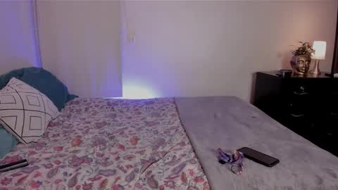 Isa online show from 09-12-25, 02:00