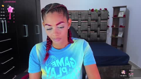 Snapshot of isabelreyes_ chatting on 12-15-24, 04:07 Hi mi name is Isabel  online show from 12-15-24, 04:07
