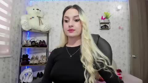 ISABELLA online show from 05-15-26, 06:59