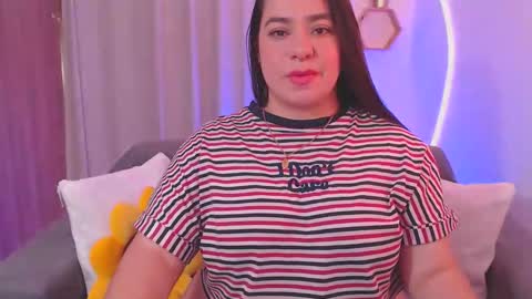 Snapshot of isabum_ chatting on 03-12-26, 04:24 Isa online show from 03-12-26, 04:24