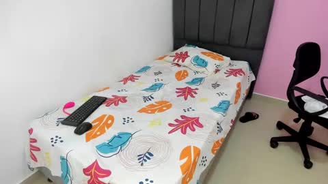 Isaemm  online show from 12-18-24, 11:08