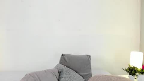 isameow online show from 12-20-24, 01:03