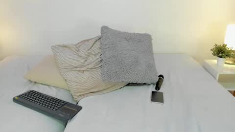 isameow online show from 02-22-25, 01:33