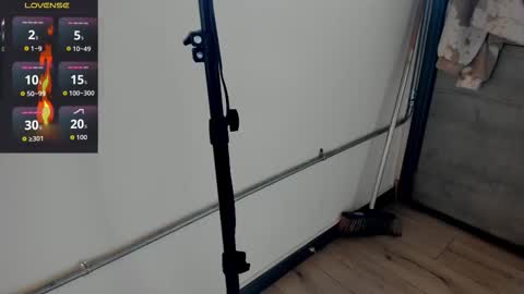 I S A  S AN D E R S  online show from 10-18-25, 07:36