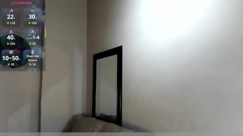 Snapshot of isasanders chatting on 11-30-25, 07:29 I S A S AN D E R S online show from 11-30-25, 07:29