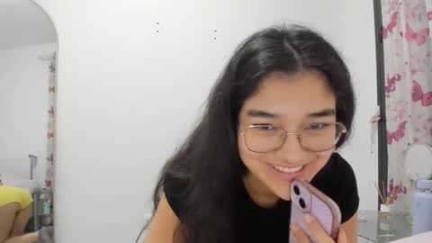 Snapshot of isasuarezzzz chatting on 03-06-26, 10:28 Isa Suarez online show from 03-06-26, 10:28