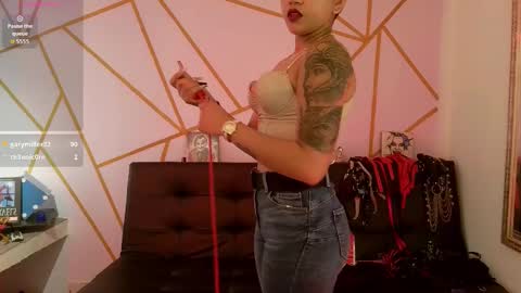 isabela online show from 10-29-25, 11:17