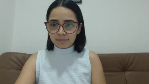 Snapshot of isemma chatting on 11-18-25, 03:23 Emma online show from 11-18-25, 03:23