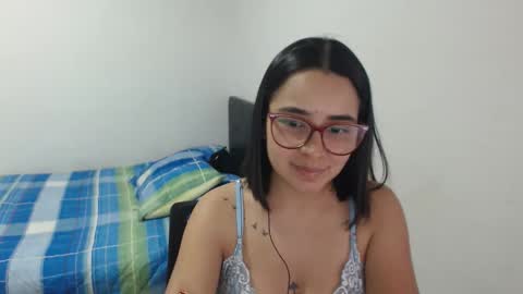 Snapshot of isemma chatting on 12-18-25, 03:12 Emma online show from 12-18-25, 03:12