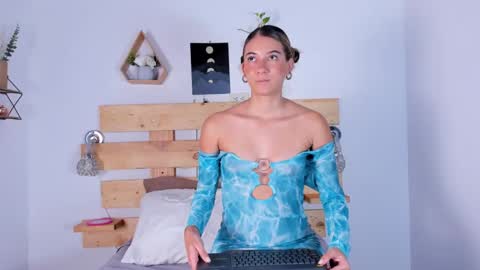Snapshot of ishabellalopez chatting on 01-03-25, 04:22 ishabellalopez online show from 01-03-25, 04:22