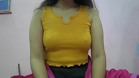 ishika_singh_ online show from 01-14-26, 02:17