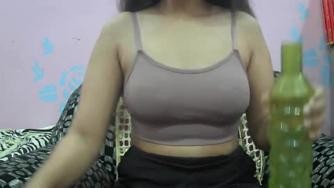 ishika_singh_ online show from 04-05-26, 01:14