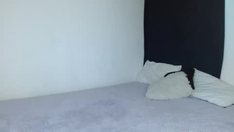 Snapshot of isis_cb17 chatting on 02-10-25, 08:42 Isis online show from 02-10-25, 08:42