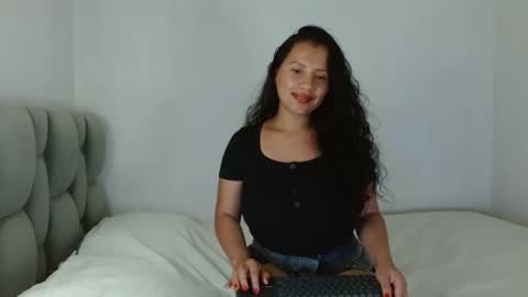 Snapshot of isis_cb17 chatting on 03-05-25, 09:48 Isis online show from 03-05-25, 09:48