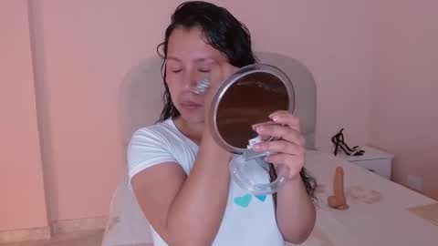 Snapshot of isis_cb17 chatting on 10-20-25, 07:53 Isis online show from 10-20-25, 07:53