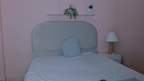 Snapshot of isis_cb17 chatting on 11-13-25, 09:08 Isis online show from 11-13-25, 09:08