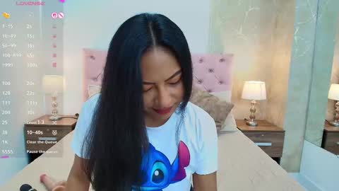 Isis Choi online show from 03-25-26, 07:20