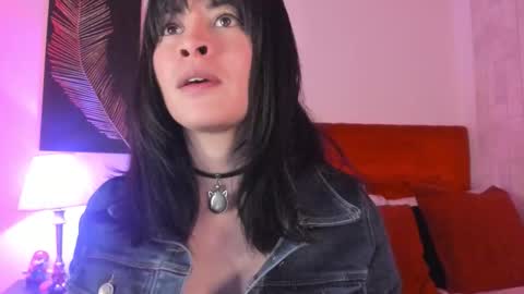 Snapshot of isis_diosa chatting on 03-09-26, 04:22 Ana Maria online show from 03-09-26, 04:22