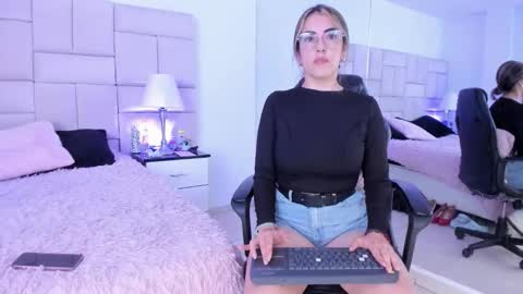 Pauli online show from 01-18-26, 01:09