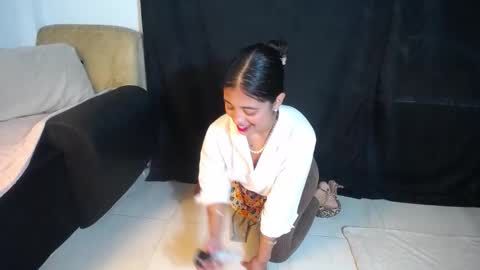 isis_valen online show from 11-19-25, 11:54