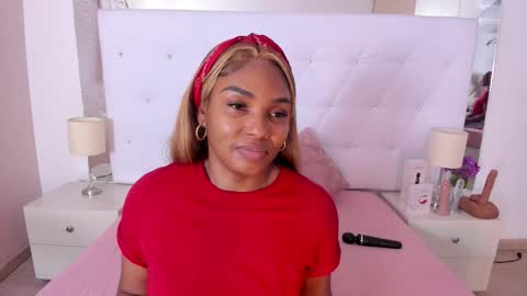 Snapshot of isla_scott chatting on 11-29-25, 11:13 Vanessa online show from 11-29-25, 11:13