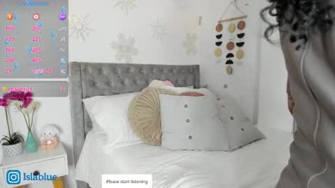Snapshot of islaa_bluee chatting on 06-05-26, 11:32 Isla Blue online show from 06-05-26, 11:32