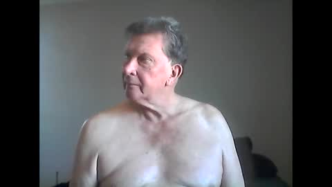 Snapshot of island625103 chatting on 02-21-25, 09:11 island625103 online show from 02-21-25, 09:11