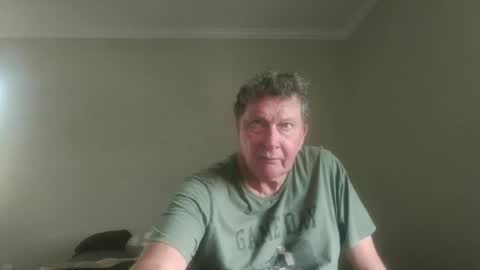 Snapshot of island625103 chatting on 09-28-25, 04:45 island625103 online show from 09-28-25, 04:45